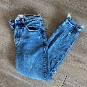 Abercrombie & Fitch Women’s The Mom High Rise Jeans